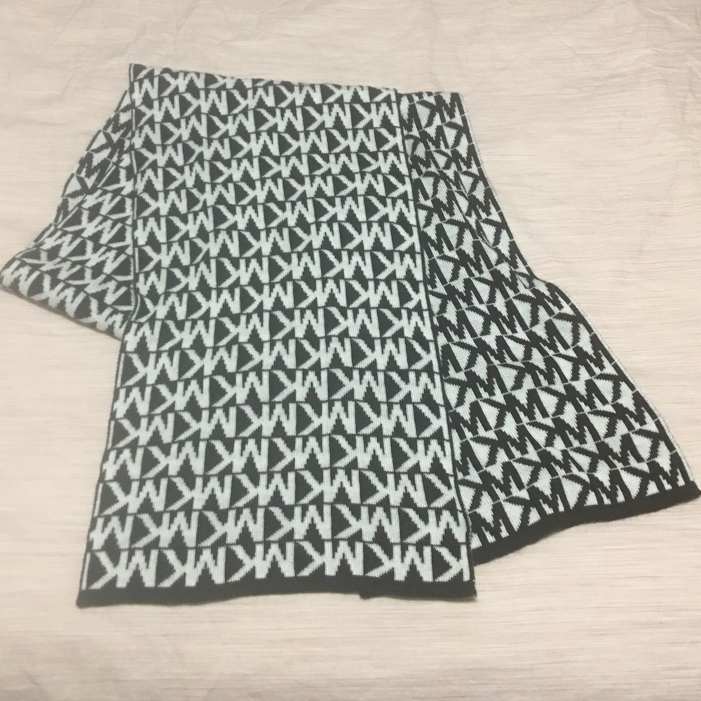 Michael Kors logo scarf